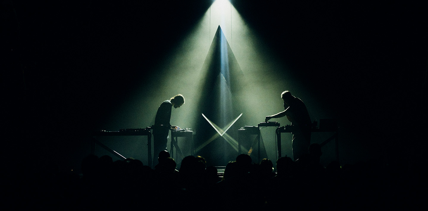 Tristan Perich & Ensemble 0 announce new album Open Symmetry